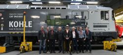 Gruppenbild Vorstand historic RhB, v.l.n.r. Christoph Bucher, Fredy Pfiste, Konrad Zingg, Andreas Jenny, Christian Meyer, Eugen Rohner, Roman Cathomas, Enrico Pirovino, Hans-Jakob Schutz
