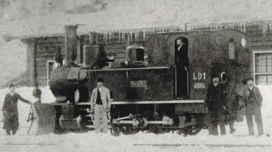 Originalbild der «RHÆTIA» um 1890 in Davos (Quelle Archiv RhB)