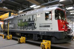 Die Ge 4/4 II «Filisur» mit angepasstem Spendenbarometer
