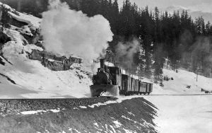 G 3/4 (Nummer unbekannt) oberhalb Davos Laret, in einem damals üblichen, "Güterzug mit Personenbeförderung"