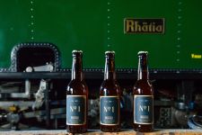 «No. 1 RHAETIA»-Bier der Brauerei aus Feldis